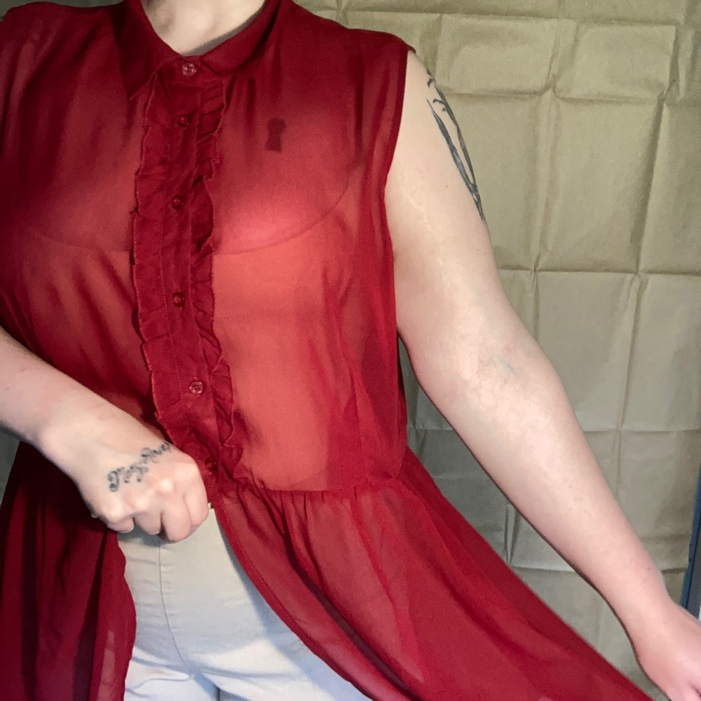 NY&Co button-down front split sleeveless blouse